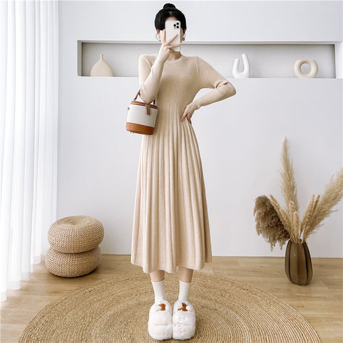 Evelyn | Elegant Pleated Knit Maxi Dress