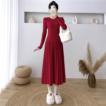 Evelyn | Elegant Pleated Knit Maxi Dress